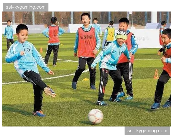 西甲基金会启动青少年防守训练营项目