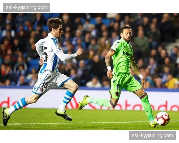 欧战席位关键战，皇家社会发布赛前海报预热与贝蒂斯的对决